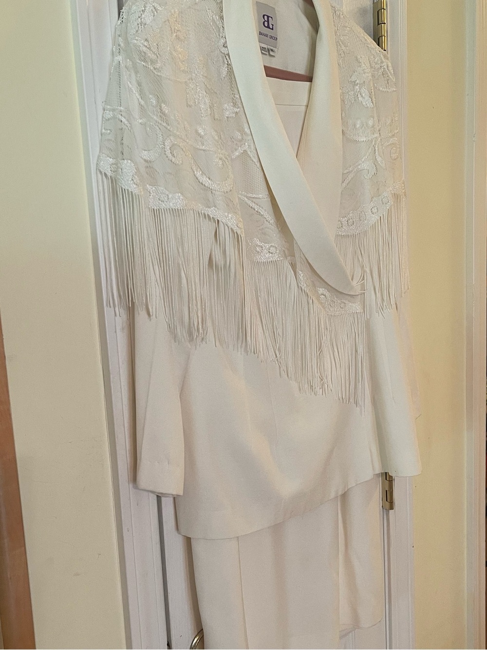 Stunning white ladies suit